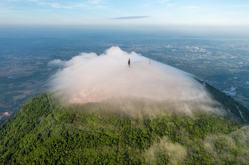 Bà Đen là ai và truyền thuyết ly kỳ phía sau núi Bà Đen cao nhất miền Nam 6 Toàn cảnh núi Bà Đen từ xa