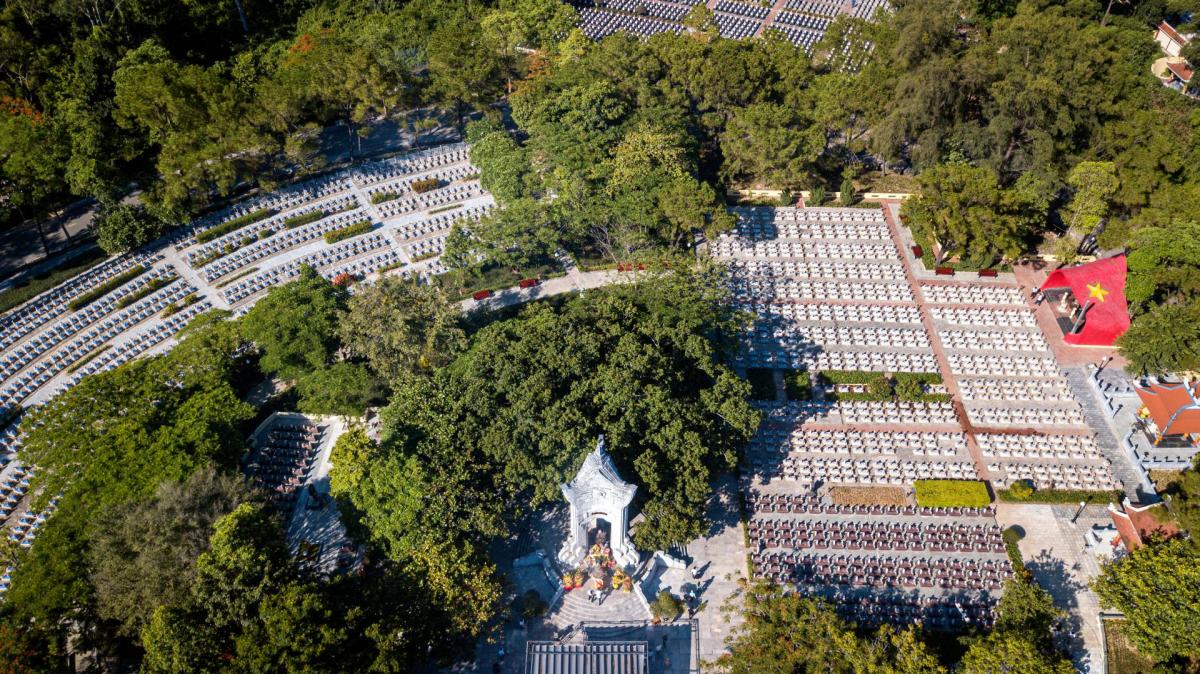 Hình ảnh chiến tranh Việt Nam kể gì về một thời khói lửa và chia cắt 14 Nghĩa trang Trường Sơn hiện nay