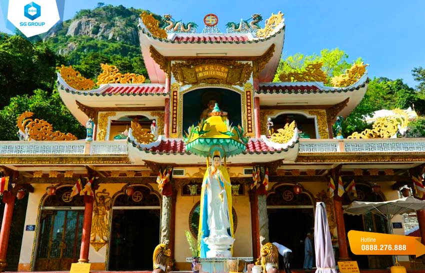 Bà Đen là ai và truyền thuyết ly kỳ phía sau núi Bà Đen cao nhất miền Nam 1 Điện thờ Linh Sơn Thánh Mẫu tại núi Bà Đen