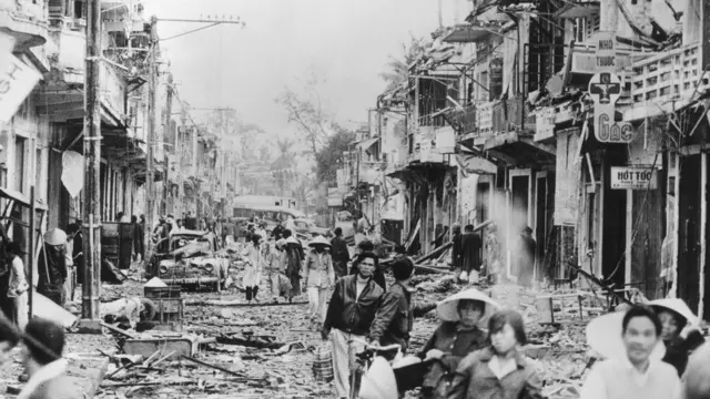 Hình ảnh chiến tranh Việt Nam kể gì về một thời khói lửa và chia cắt 4 Tư liệu Huế trong Tết Mậu Thân 1968