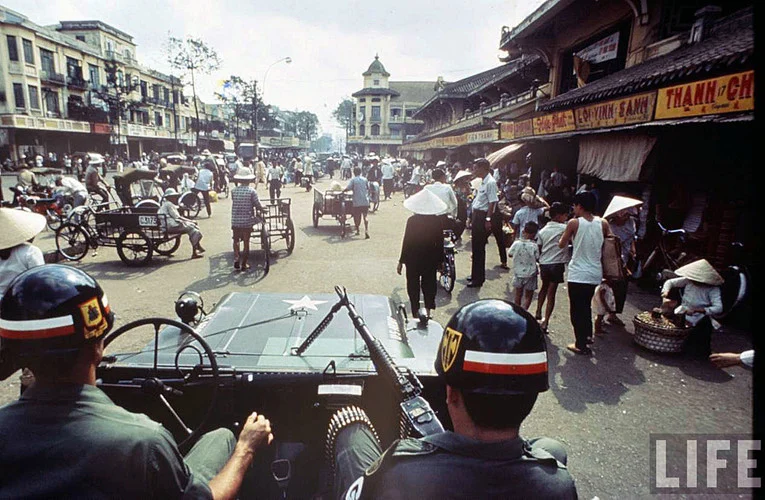 Những bức ảnh đường phố Sài Gòn xưa trước năm 1975 kể gì về một đô thị đã mất 25 top70s.com nhung buc anh duong pho sai gon xua truoc nam 1975 ke gi ve mot do thi da mat 16