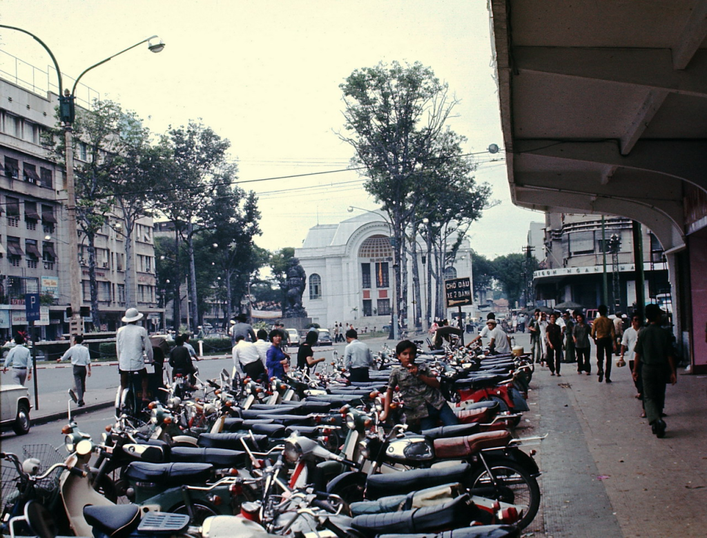 Những bức ảnh đường phố Sài Gòn xưa trước năm 1975 kể gì về một đô thị đã mất 32 top70s.com nhung buc anh duong pho sai gon xua truoc nam 1975 ke gi ve mot do thi da mat 19