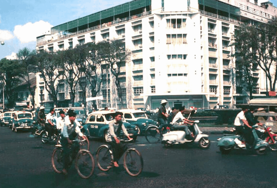Những bức ảnh đường phố Sài Gòn xưa trước năm 1975 kể gì về một đô thị đã mất 11 top70s.com nhung buc anh duong pho sai gon xua truoc nam 1975 ke gi ve mot do thi da mat 2