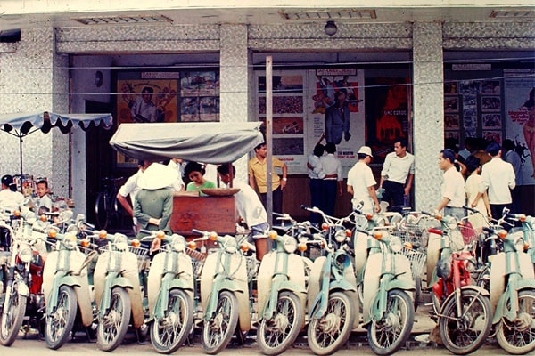 Những bức ảnh đường phố Sài Gòn xưa trước năm 1975 kể gì về một đô thị đã mất 35 top70s.com nhung buc anh duong pho sai gon xua truoc nam 1975 ke gi ve mot do thi da mat 22
