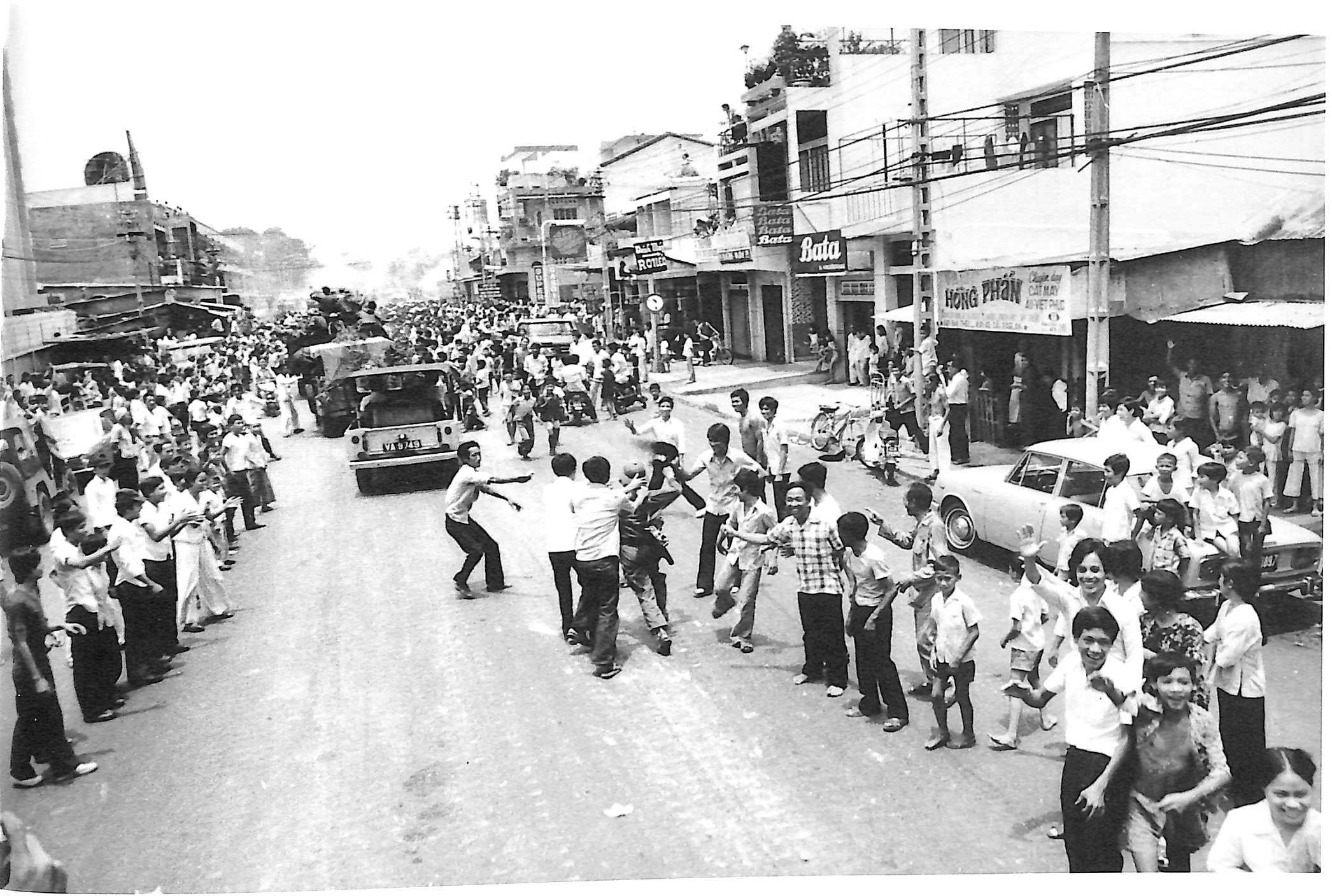 Dương Văn Minh và những ngày cuối tháng 4.1975 trước giờ Sài Gòn đổi chủ 4 Cảnh di tản ở Sài Gòn tháng 4 năm 1975