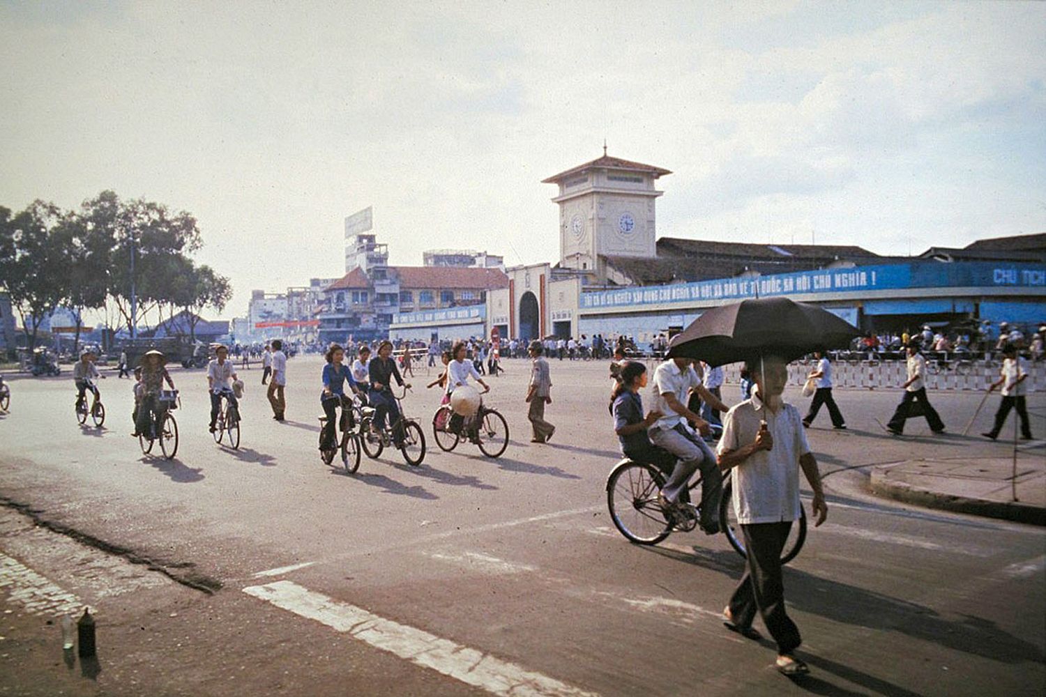 Nguyễn Văn Thiệu là ai, vai trò gì trong chính quyền Sài Gòn trước 1975 8 Đường phố Sài Gòn thập niên 1970