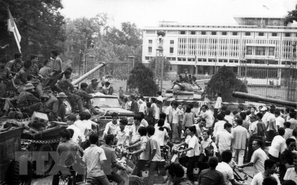 Dương Văn Minh và những ngày cuối tháng 4.1975 trước giờ Sài Gòn đổi chủ 10 Dinh Độc Lập sau ngày 30 tháng 4 năm 1975
