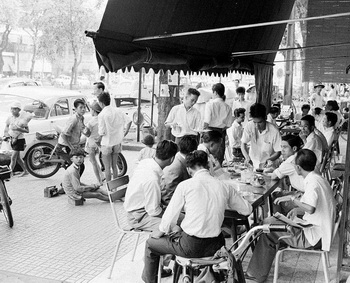 Nhạc vàng trước 1975: tiếng hát miền Nam giữa chiến tranh và đời thường 10 top70s.com nhac vang truoc 1975 tieng hat mien nam giua chien tranh va doi thuong
