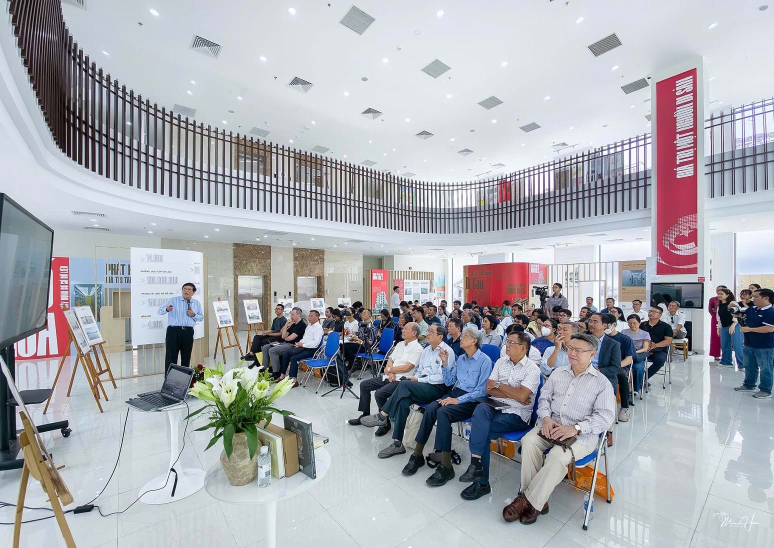 Sài Gòn xưa cúp điện: đèn dầu và nhịp sống chung của con hẻm 9 Không gian sinh hoạt gia đình Sài Gòn xưa