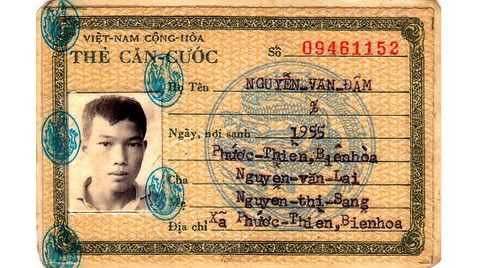 Thẻ căn cước trước 1975: Sài Gòn quản lý cư trú giữa chiến tranh ra sao? 1 Bi Hài Chuyện “Đèn Cù” Về Cái Tên Thẻ