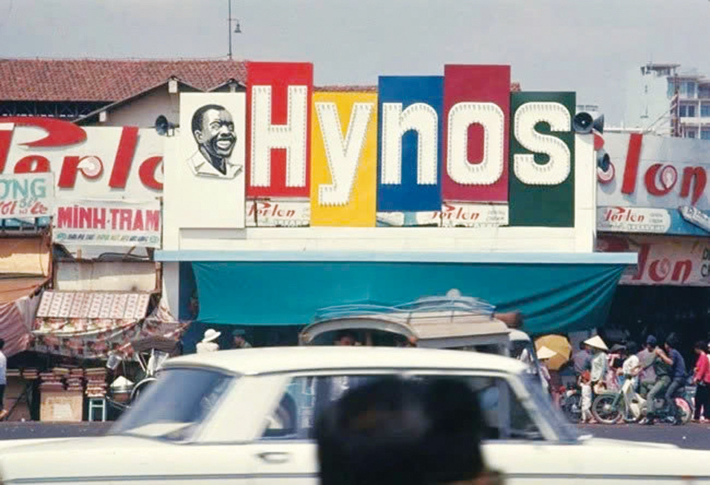 Tân Sơn Nhất trước 1975: cửa ngõ Sài Gòn giữa đường bay và chiến sự 9 Không khí quảng cáo thương mại Sài Gòn trước 1975